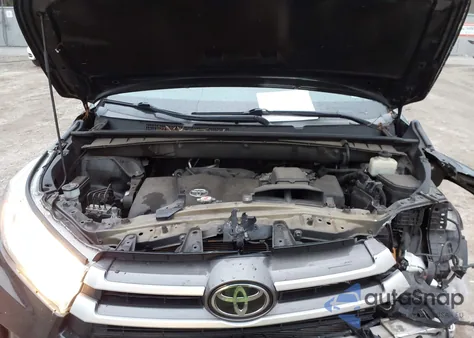 2018 Toyota Highlander Xle from USA, damaged, VIN 5TDJZRFH7JS543274